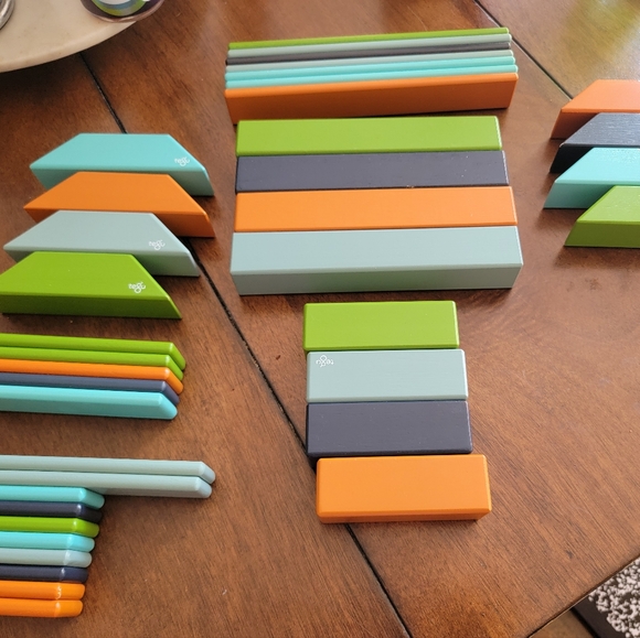 TEGU JUNGLE Magnetic Wooden Blocks Explorer Set of 40 Original Wood Building Box - Picture 5 of 5